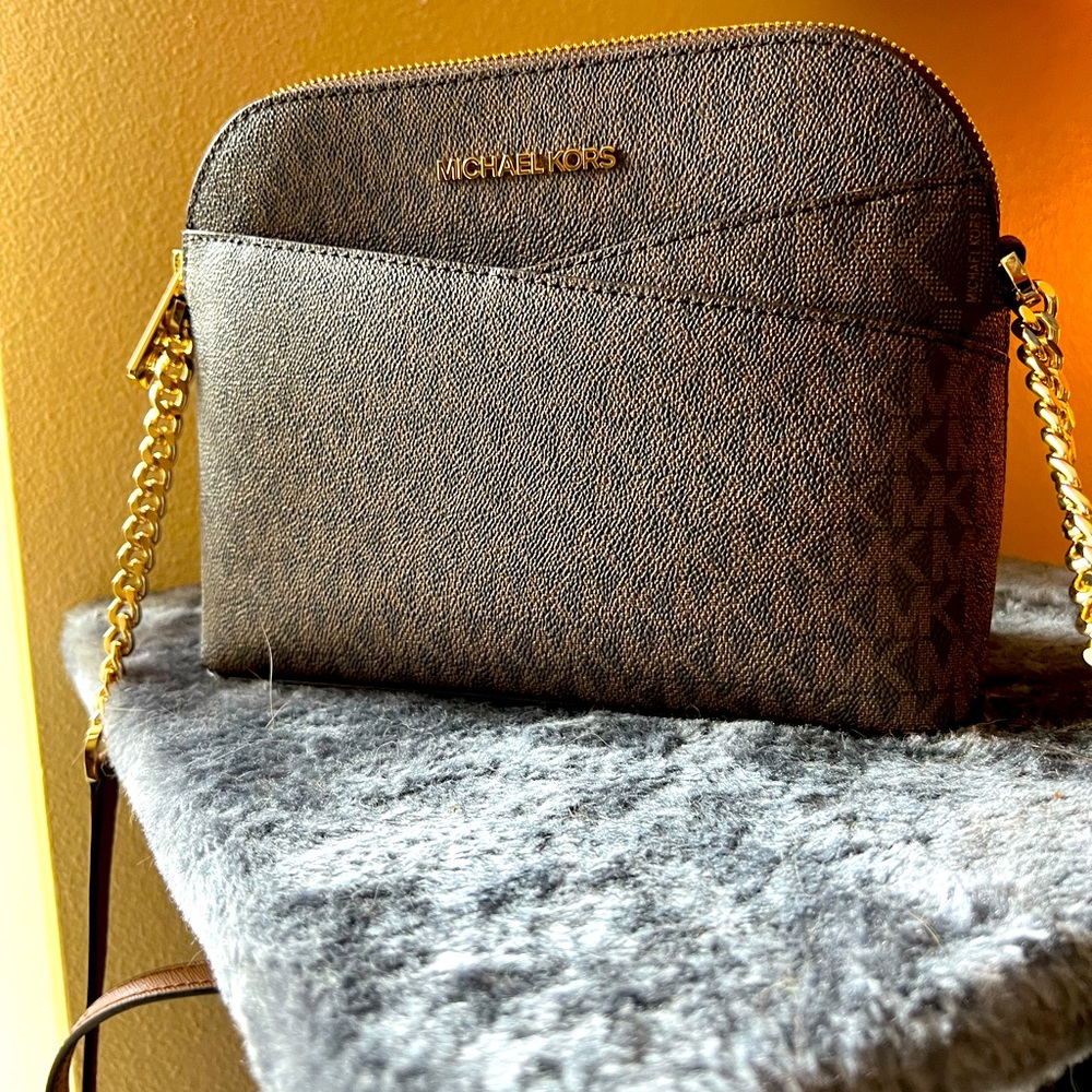 Michael kors used jet set crossbody bag